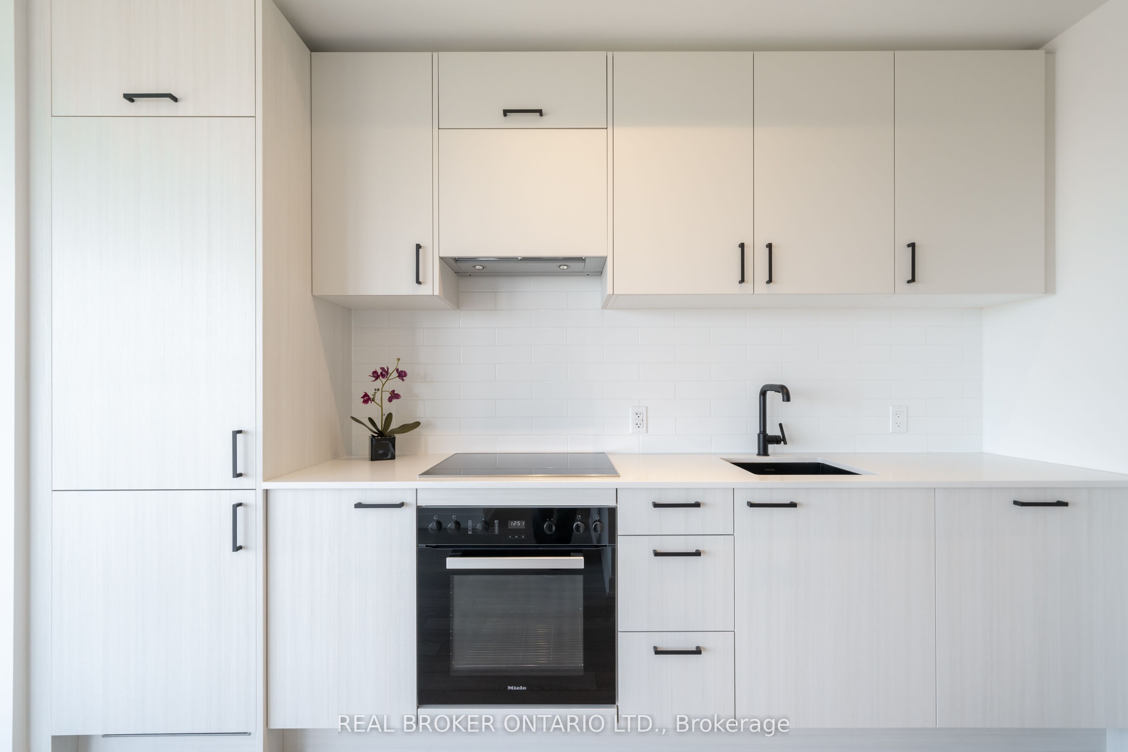 Additional image 3 of 3704-1 Quarrington Lane, Toronto, ON, M3C 0S4