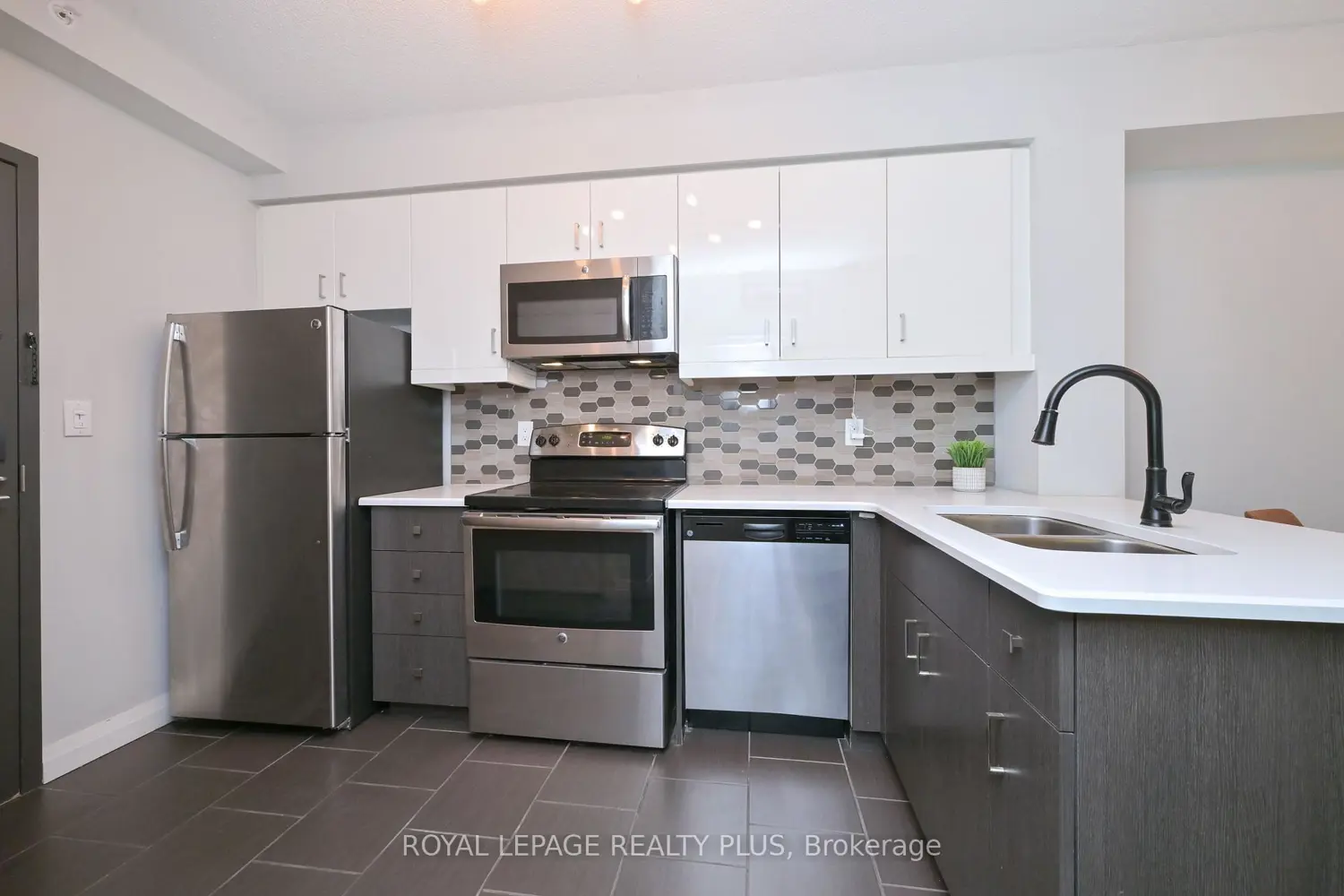 53 Arthur Street 614 photo 5