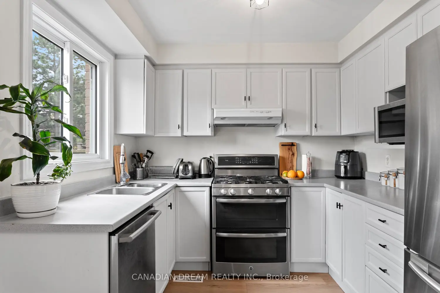 Additional image 5 of 1095 Jalna Boulevard 20