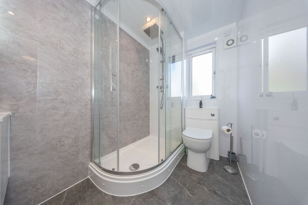 Additional image 14 of 3 bed flat for saleLeven Walk, Craigshill, Livingston EH54