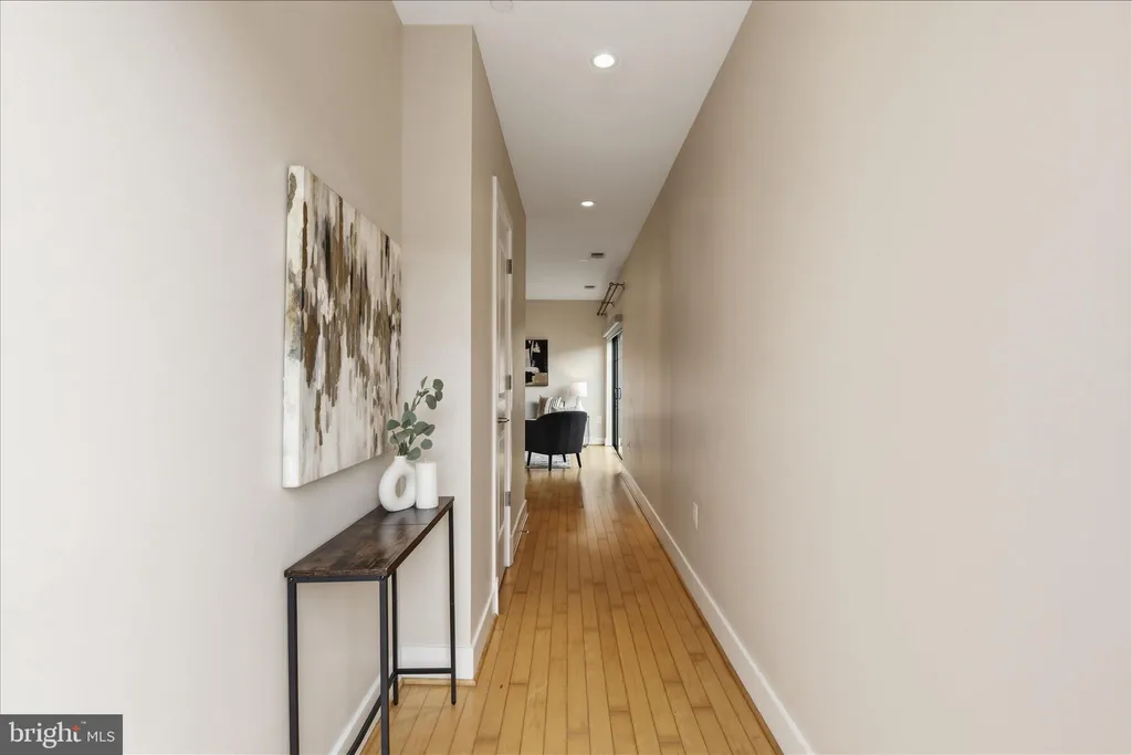 Additional image 4 of 5201 Wisconsin Avenue NW Unit 406, Washington, DC 20015