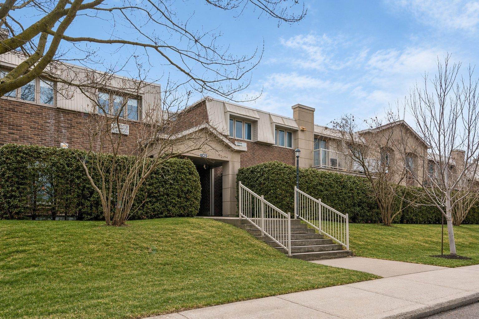 1825 Rue Dunant