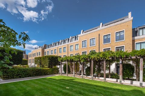 Rainsborough Square, Fulham, London SW6