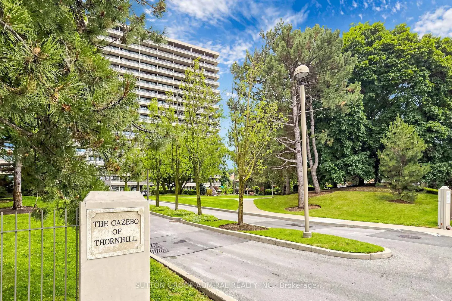 8111 Yonge Street 1809