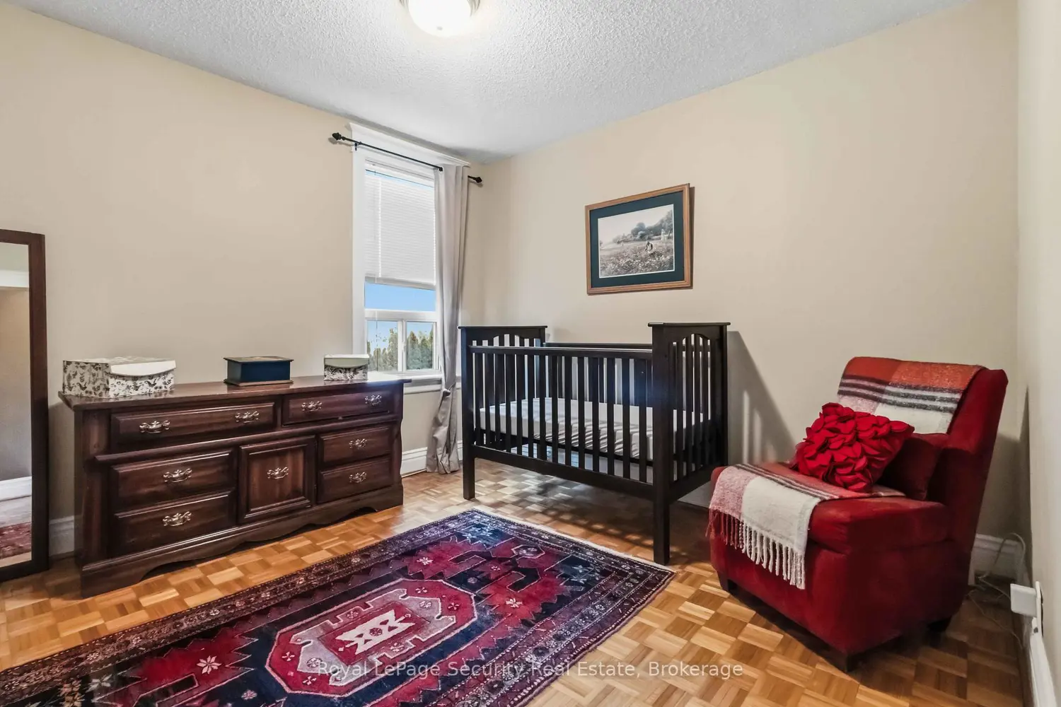 27 Holley Avenue photo 4