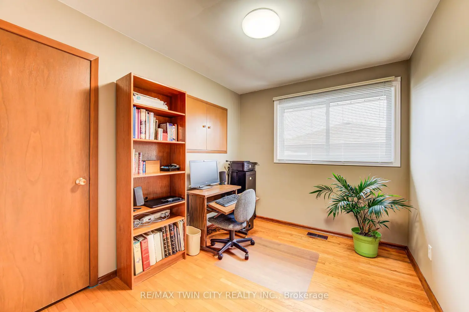 Additional image 11 of 18 Queenston Crescent