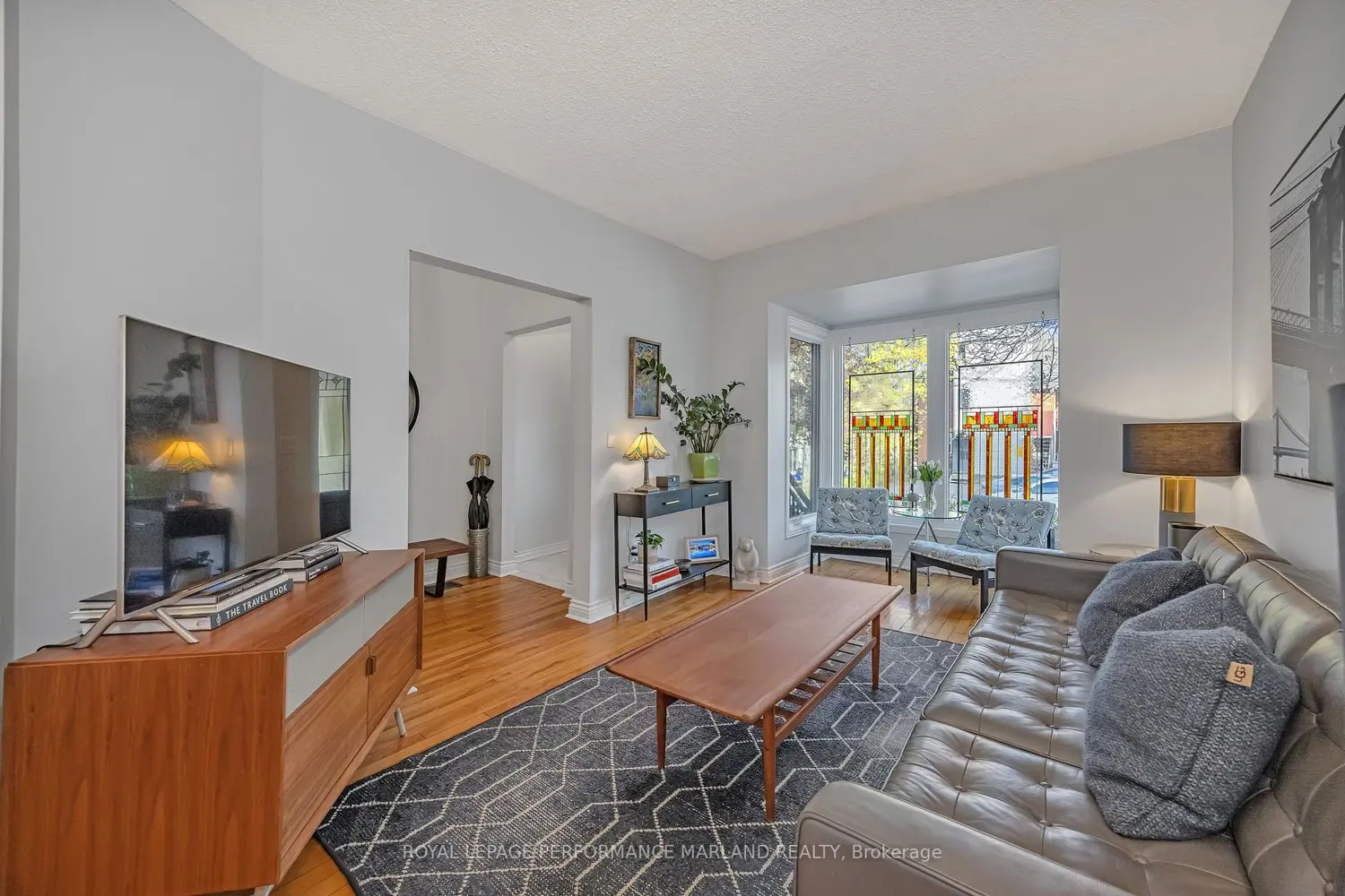 35 Strathcona Avenue photo 3