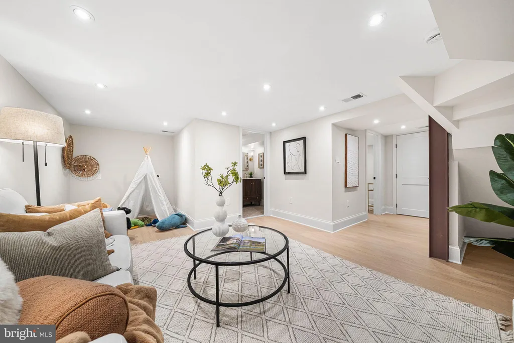Additional image 54 of 3822 Van Ness Street NW, Washington, DC 20016