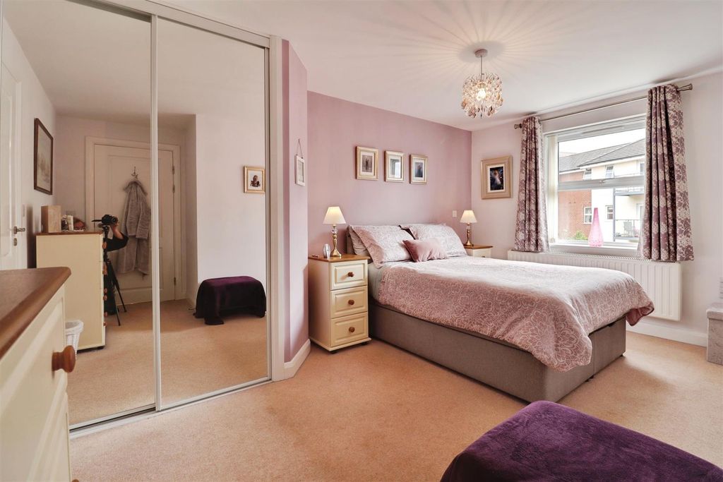 Additional image 12 of 2 bed flat for saleHigh Street, Wolstanton, Newcastle ST5