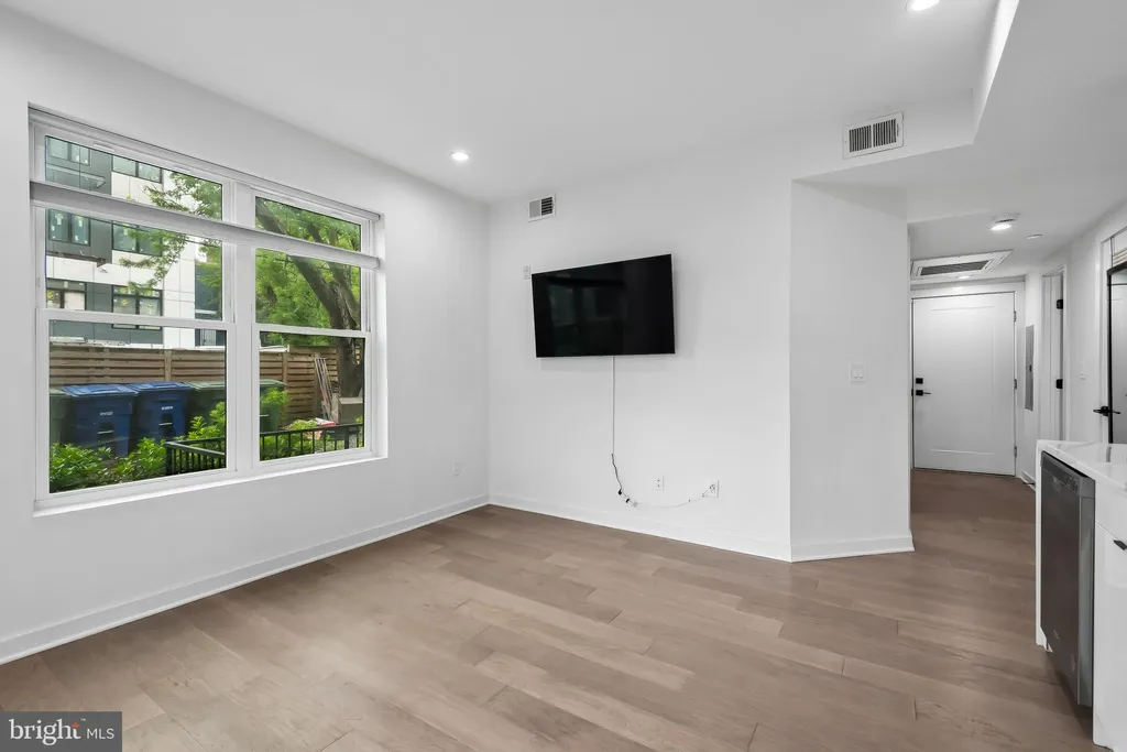 Additional image 10 of 1019 17th Place NE Unit 103, Washington, DC 20002