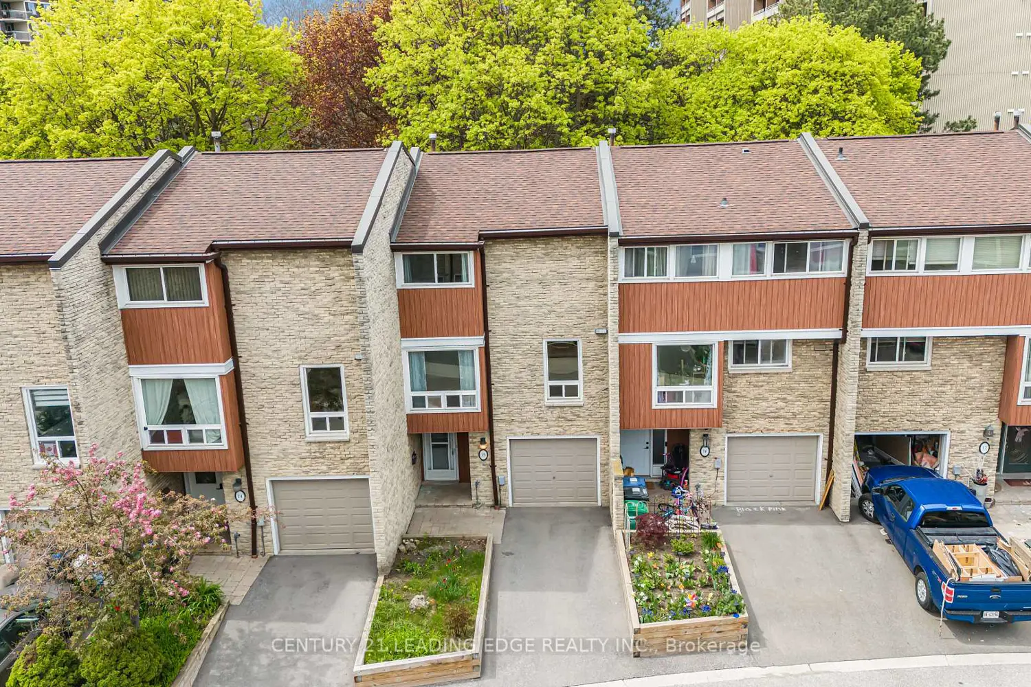 915 Inverhouse Drive 15