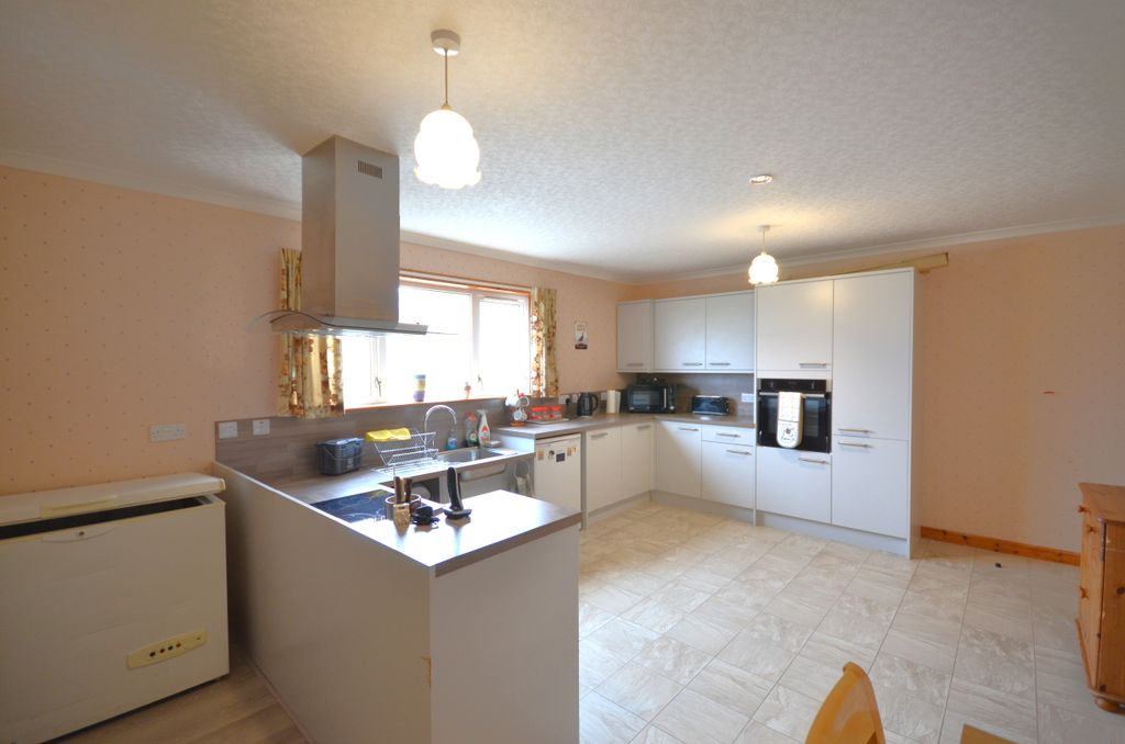 4 bed detached house for saleLochs HS2 photo 3