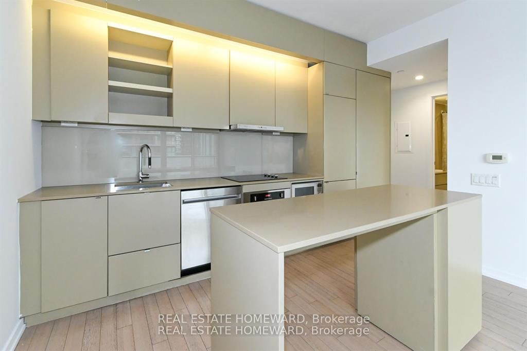 Additional image 3 of 3207-101 Peter Street W, Toronto, ON, M5V 0G6