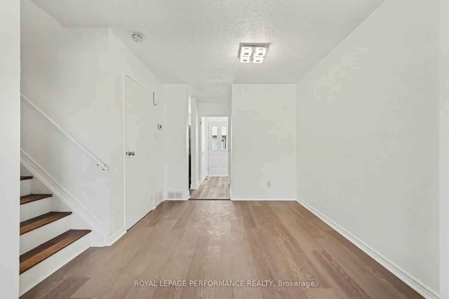 1584 Feather Lane photo 4