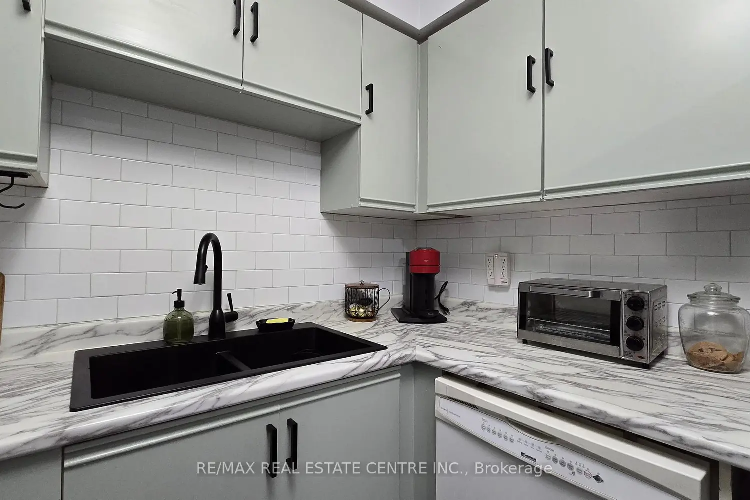 Additional image 16 of 1540 Pickering Parkway 609