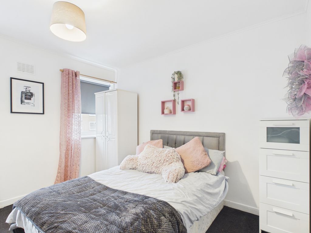 Additional image 7 of 3 bed flat for saleLennox Drive, Clydebank G81