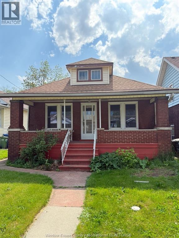 1069 Elm , Windsor, ON, N9A5H8