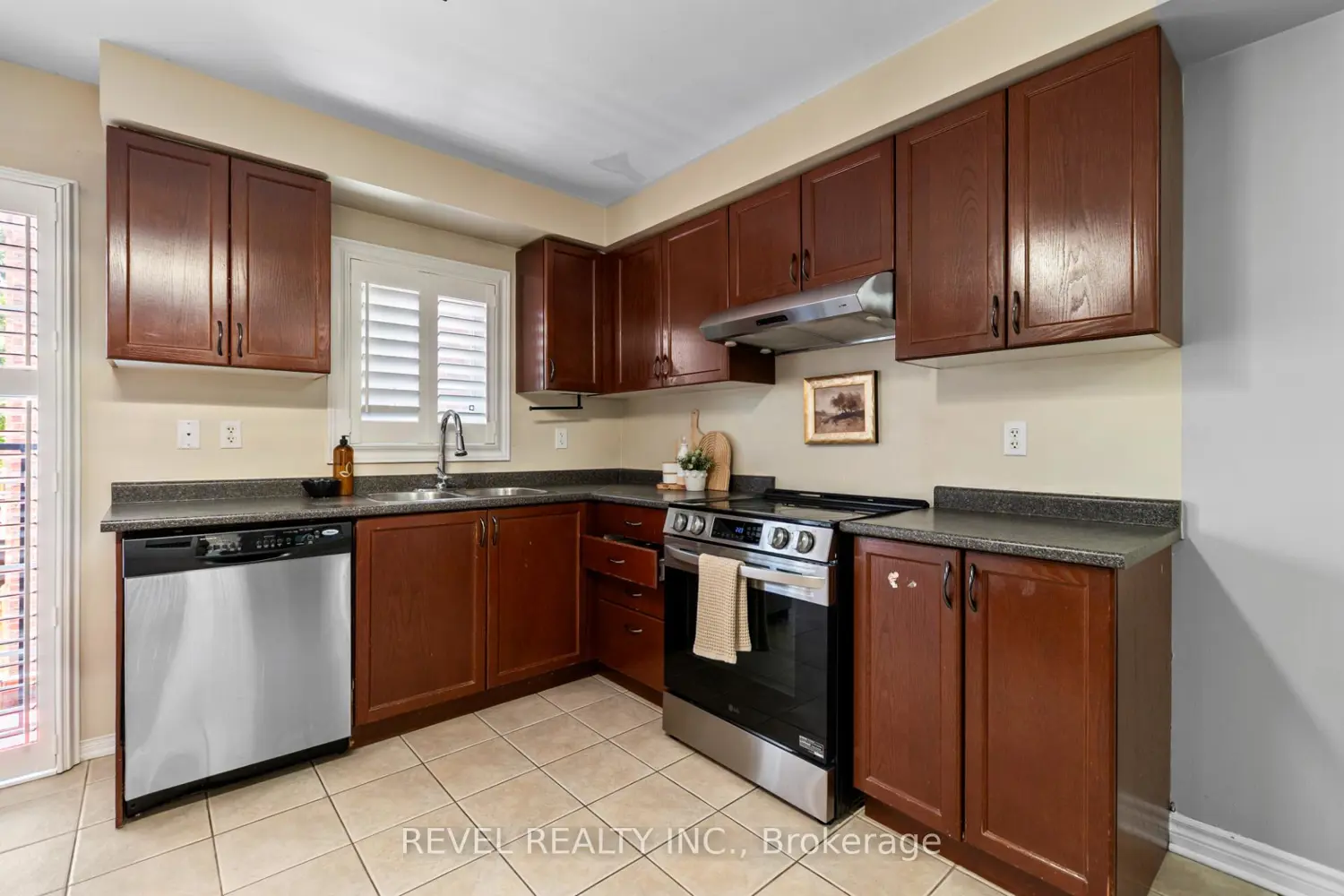 Additional image 11 of 44 Denison Avenue