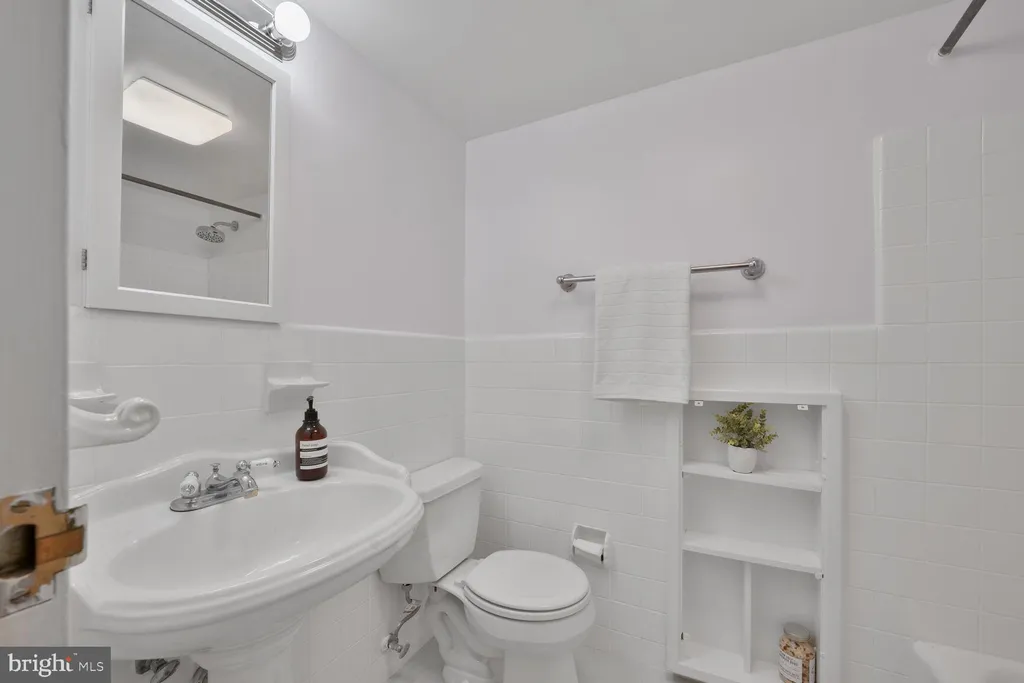 Additional image 19 of 4201 Cathedral Avenue NW Unit 303E, Washington, DC 20016