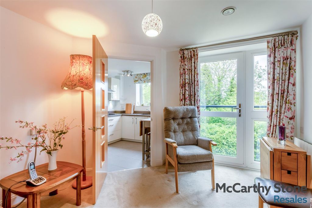 Additional image 6 of 1 bed flat for saleSaxon Gardens, Penn Street, Oakham, Rutland LE15