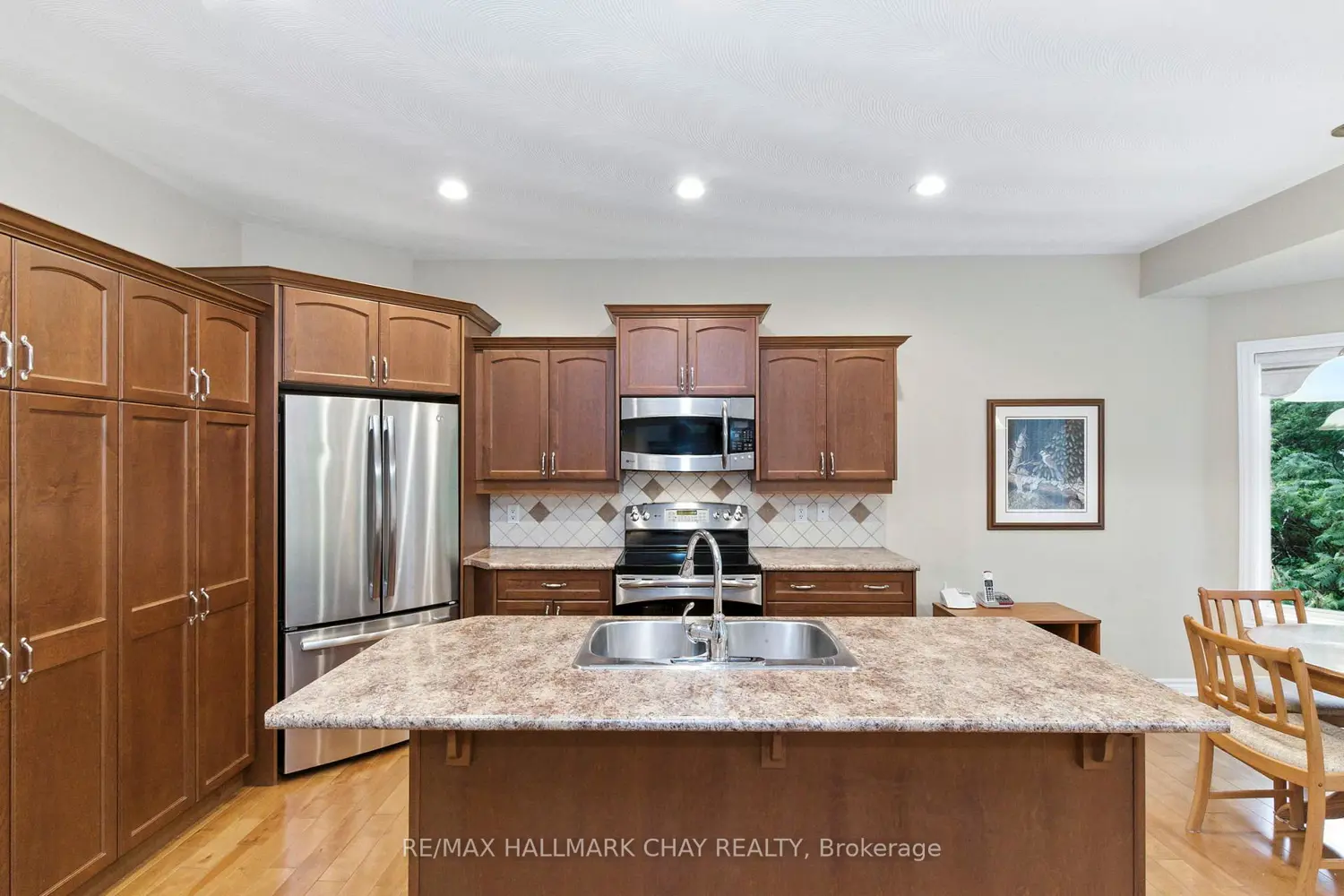 32 Valleycrest Drive photo 5