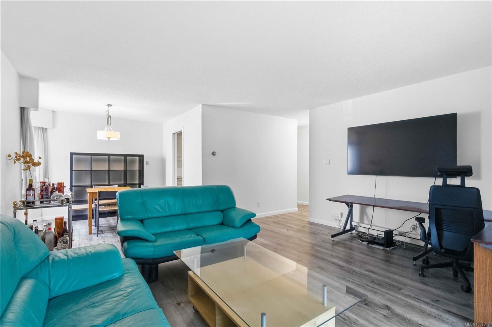 Additional image 5 of 102-935 Fairfield Road, Victoria, BC, V8V 3A3