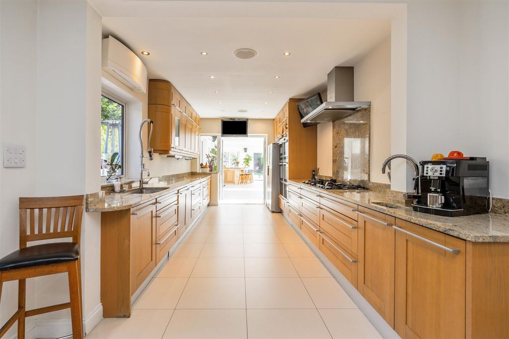 Additional image 4 of 4 bed detached house for saleAlderbrook Road, Solihull B91