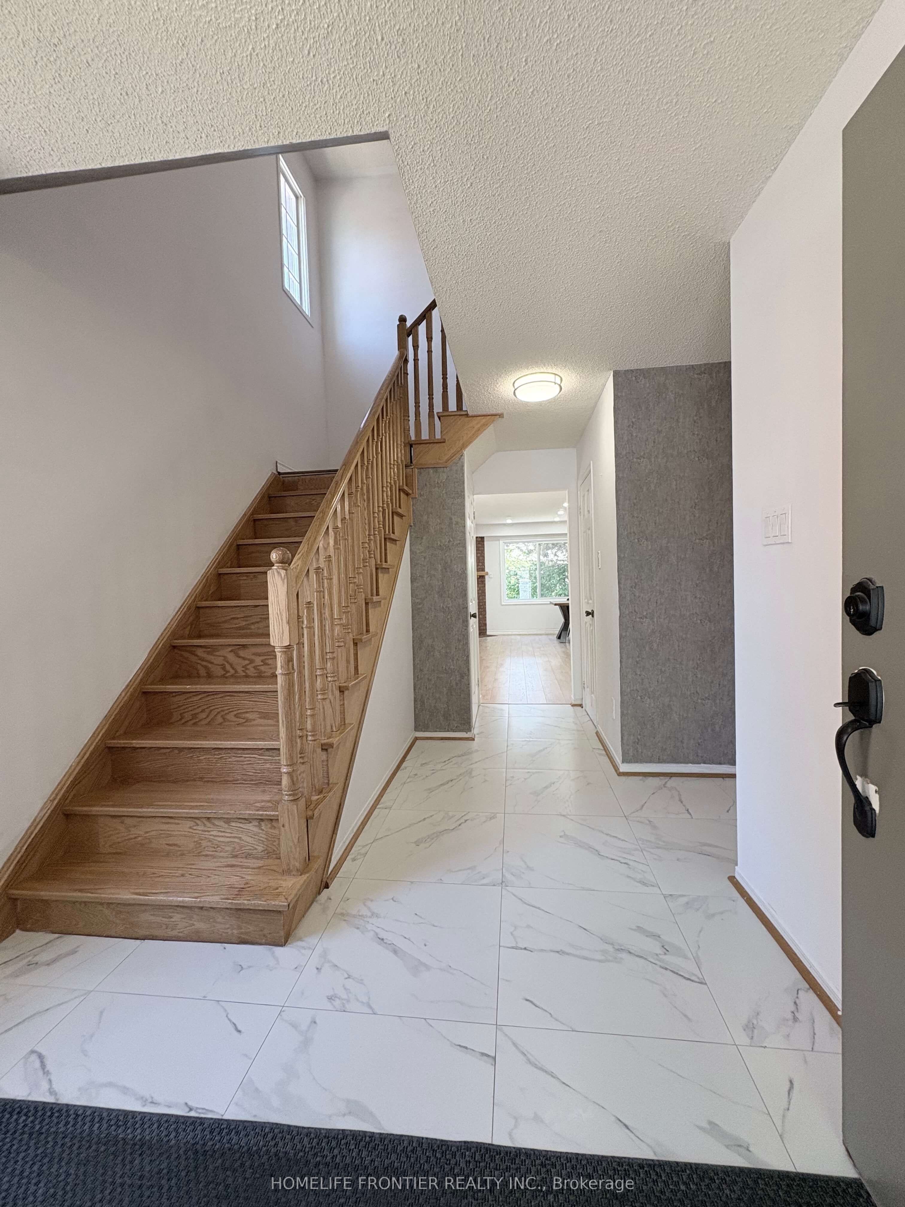 Additional image 3 of 745 Caradonna Crescent, Newmarket, ON, L3X 1W5