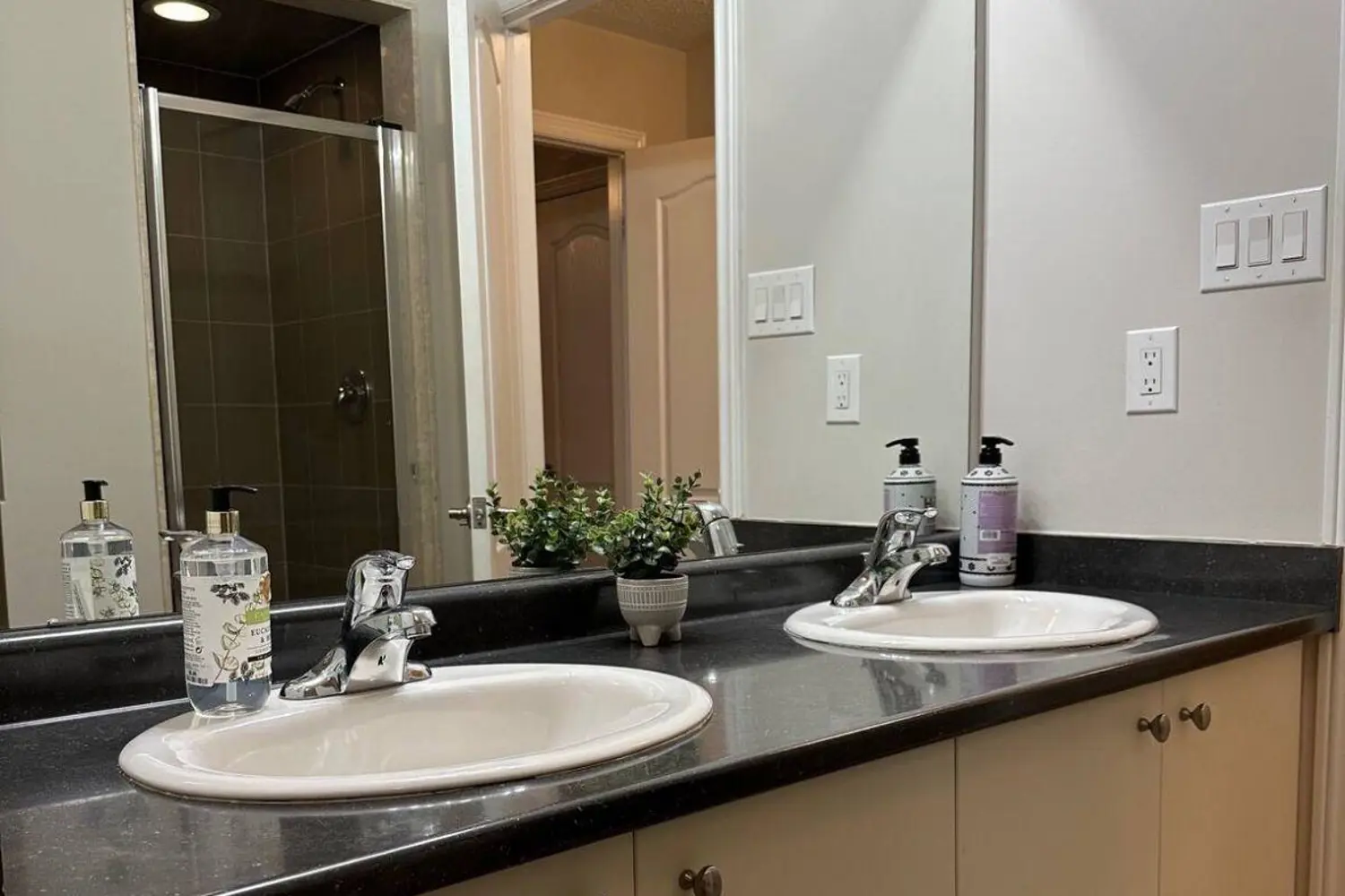 Additional image 10 of 8777 Dufferin Street 23