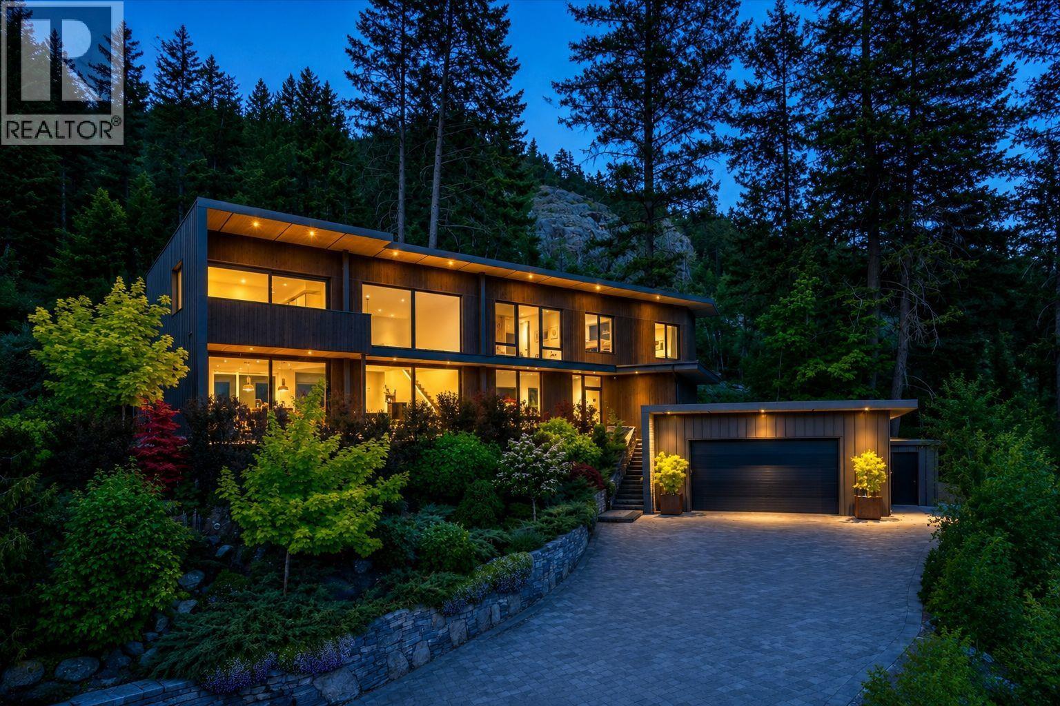 1704 SUGARLOAF PLACE