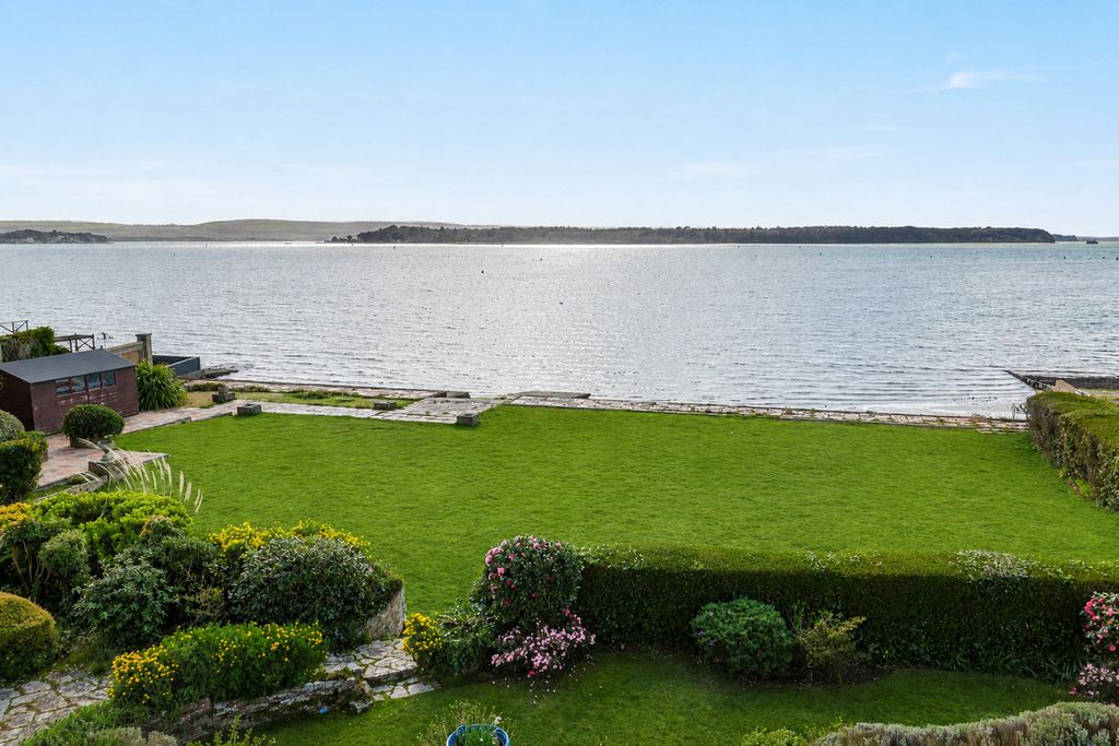 Additional image 19 of 4 bed flat for saleSandbanks Road, Poole BH14