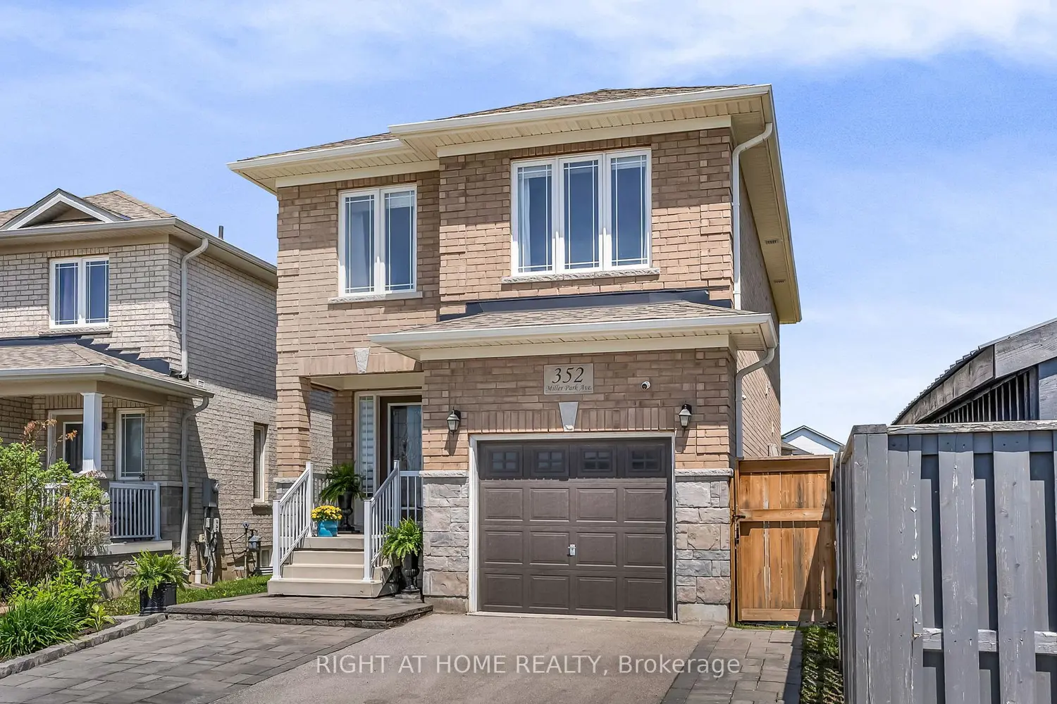 352 Miller Park Avenue