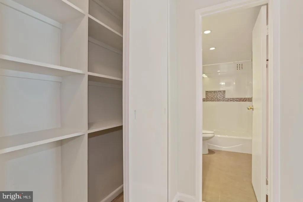 Additional image 15 of 4201 Cathedral Avenue NW Unit 215W, Washington, DC 20016
