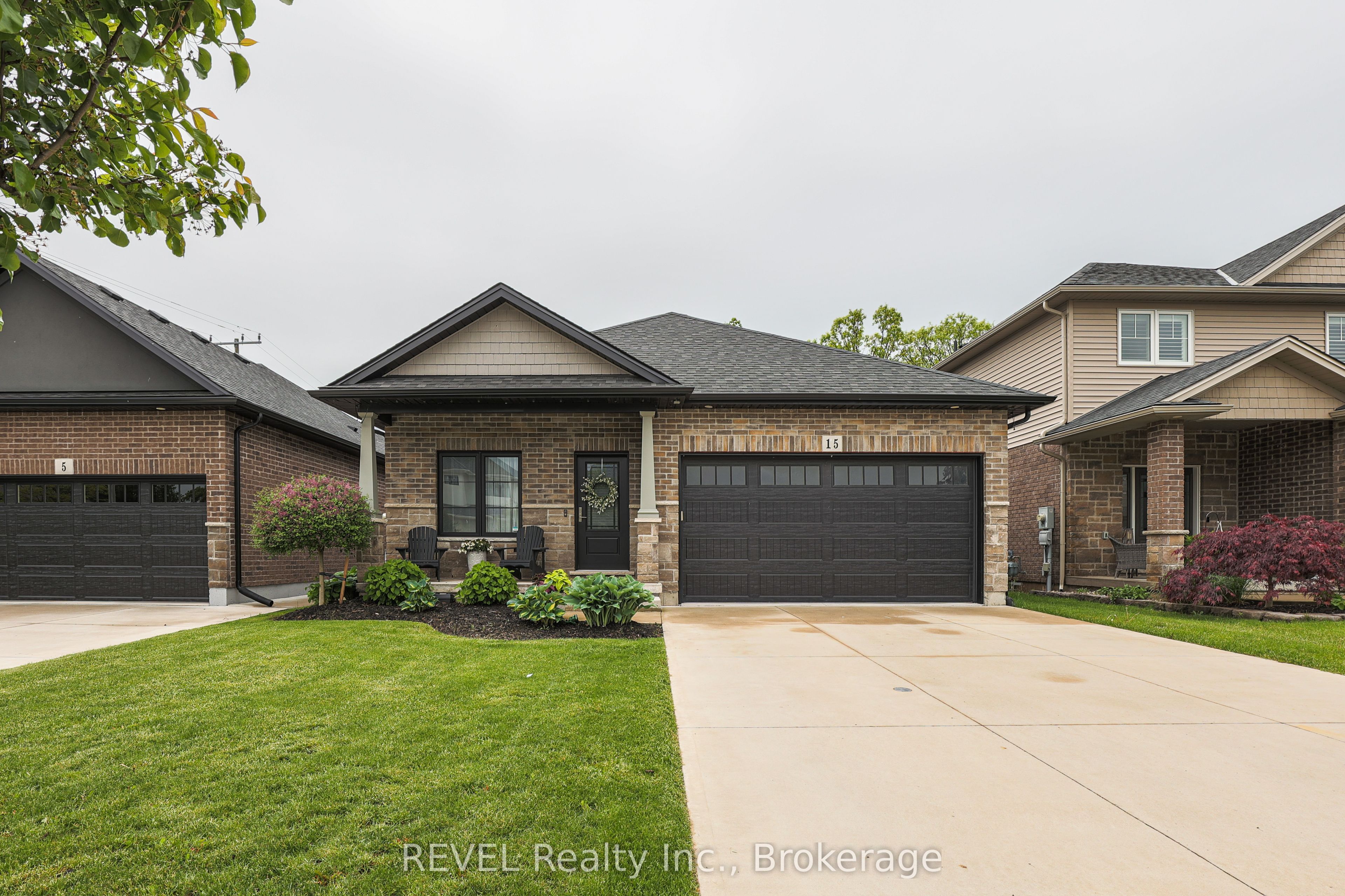 15 Willowbrook Drive, Welland, ON, L3C 0G1