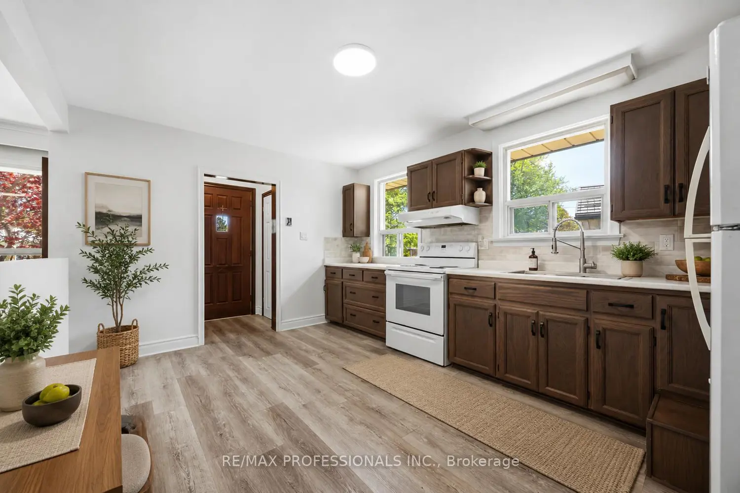 28 Chandler Drive photo 2