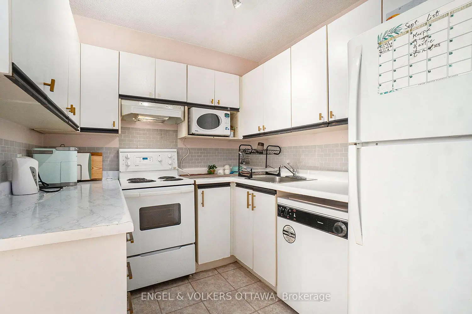 Additional image 11 of 475 Laurier Avenue 907