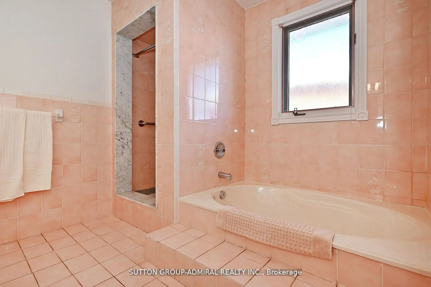 Additional image 17 of 45 Royal Garden Boulevard