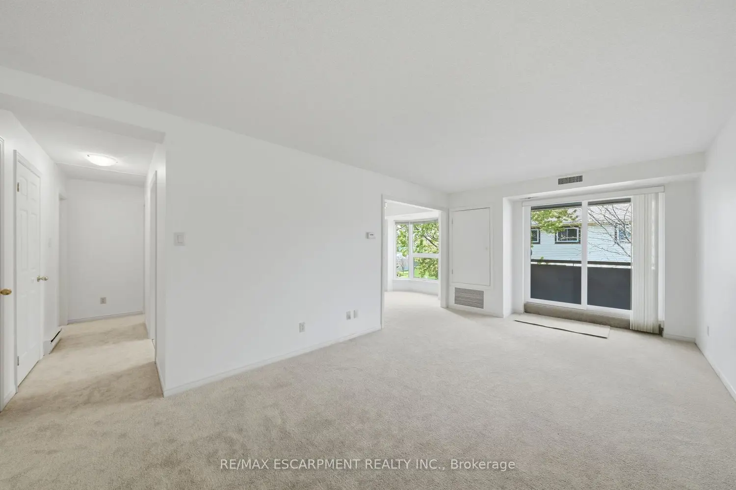 Additional image 4 of 416 Limeridge Road 303