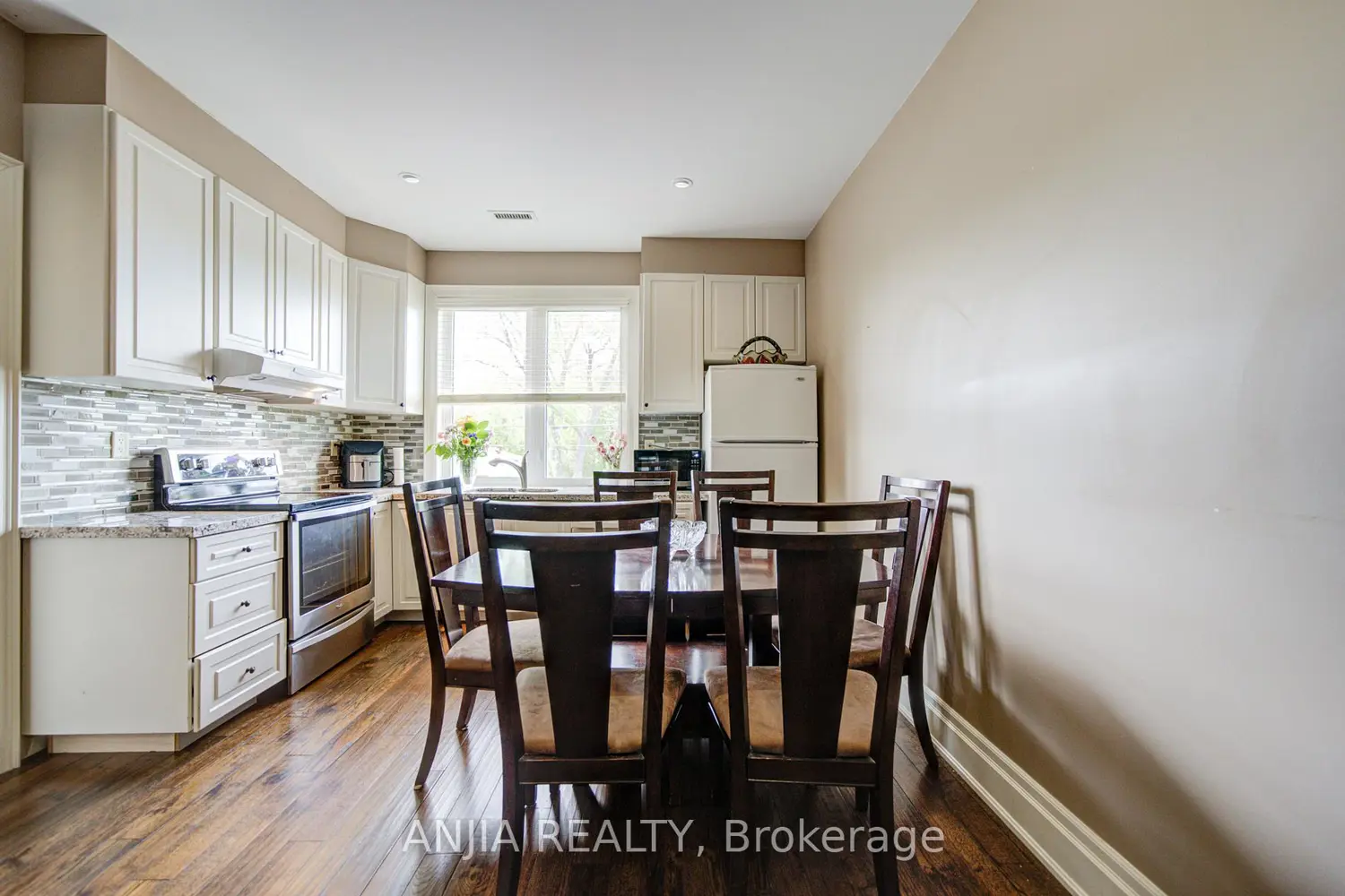 Additional image 10 of 452 Fernleigh Circle