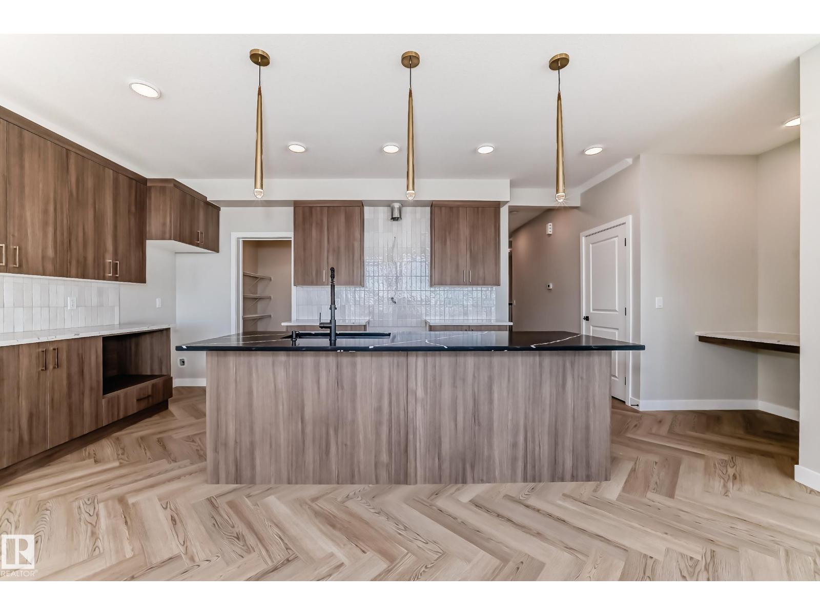 Additional image 2 of 20612 43 Avenue NW, Edmonton, AB, T6M3E3