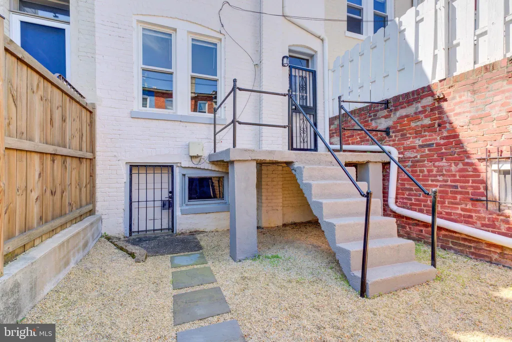 775 Hobart Place NW, Washington, DC 20001