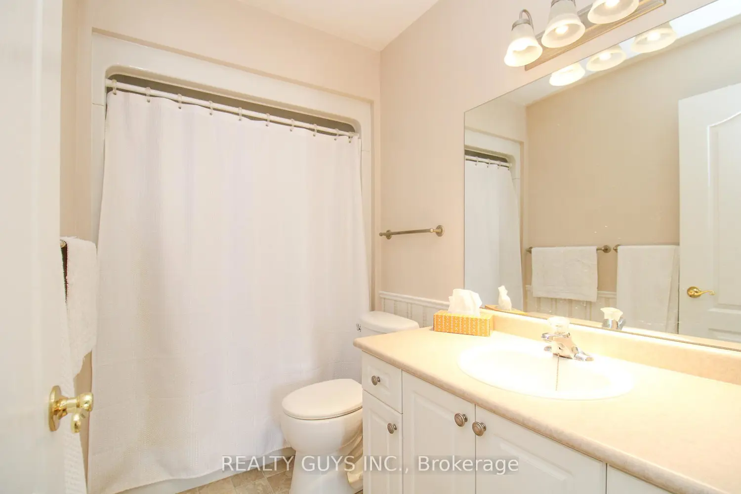 Additional image 11 of 909 Wentworth Street Unit #6