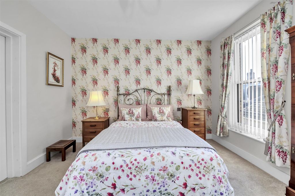 Additional image 9 of 2 bed flat for saleHatter Street, Bury St. Edmunds IP33