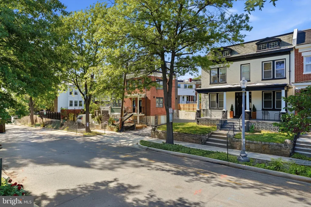 Additional image 3 of 517 Taylor Street NW, Washington, DC 20011