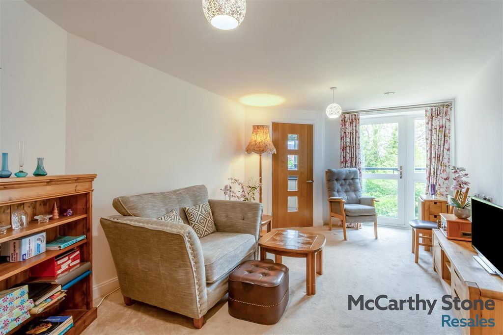 Additional image 3 of 1 bed flat for saleSaxon Gardens, Penn Street, Oakham, Rutland LE15