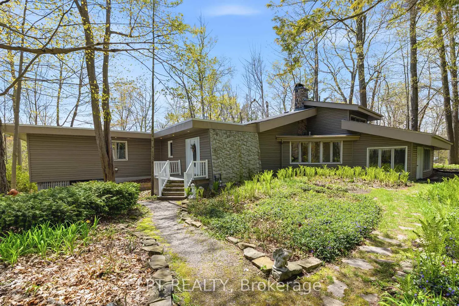 125 Sibbald Crescent photo 3