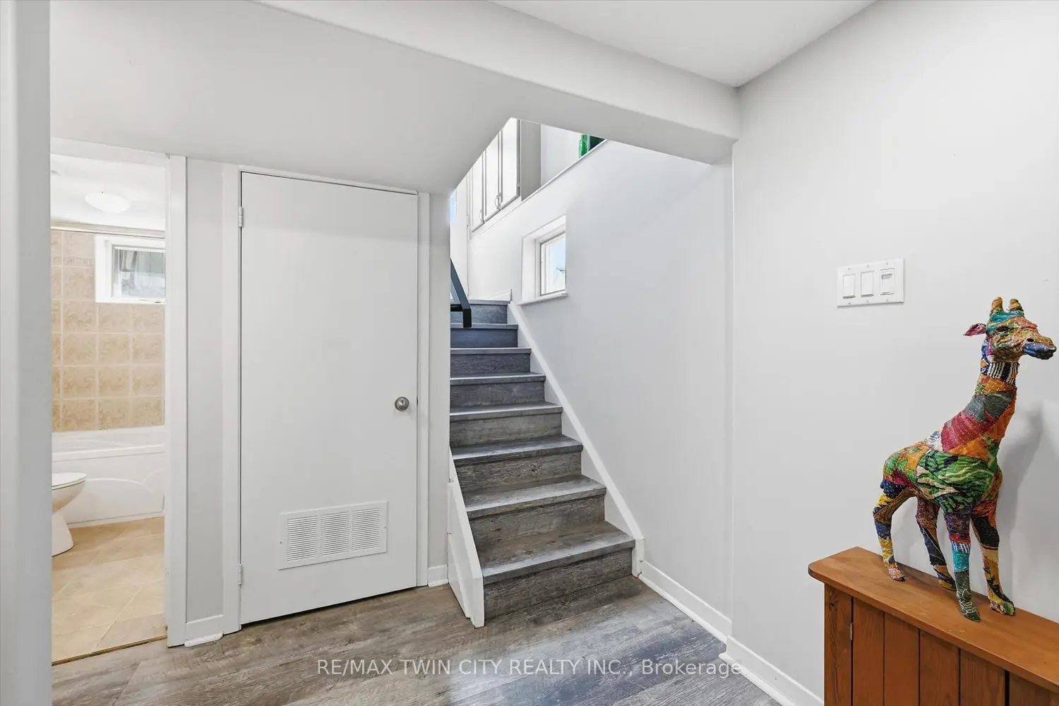 Additional image 11 of 8 Delrex Boulevard