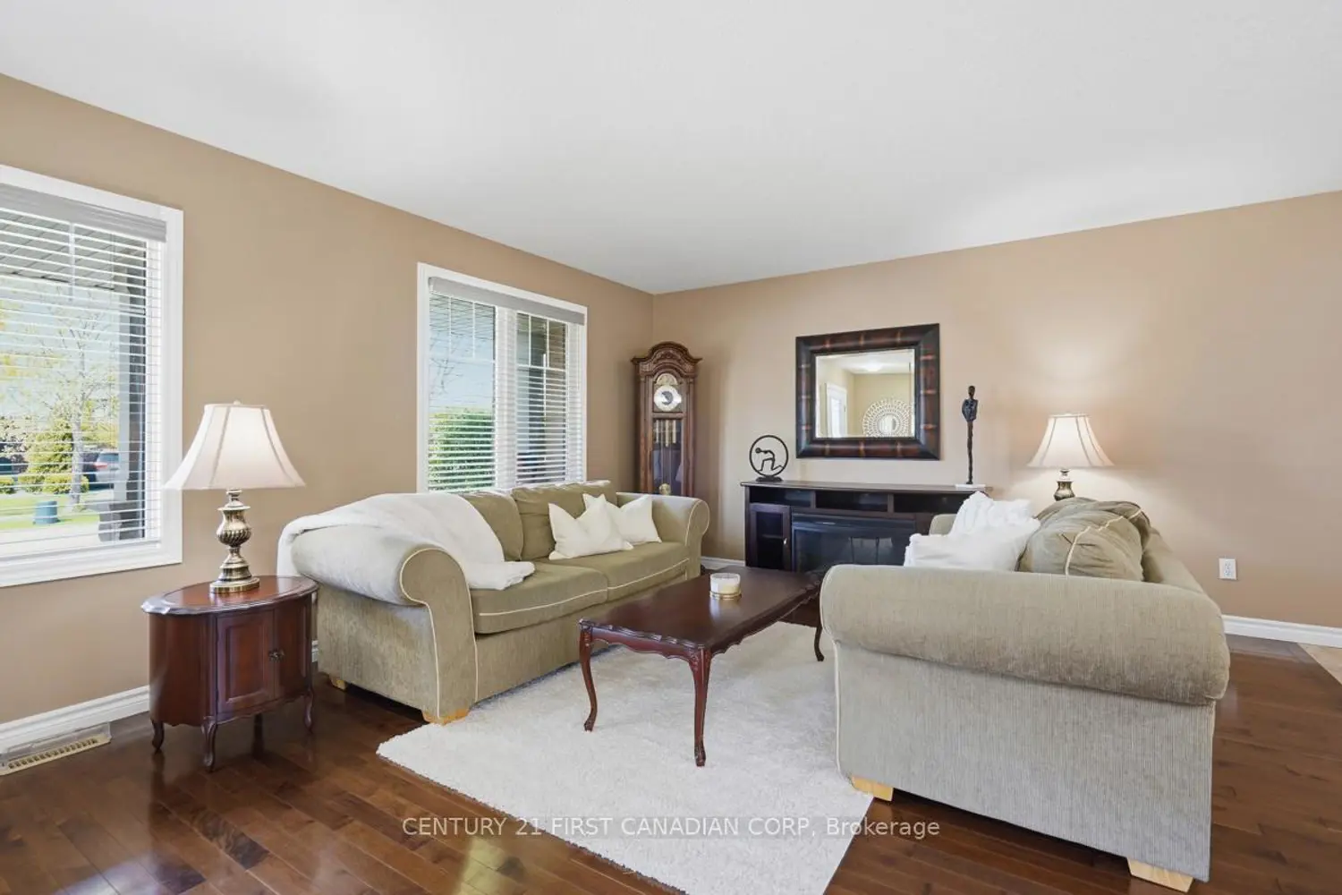 30 Pear Tree Avenue photo 5