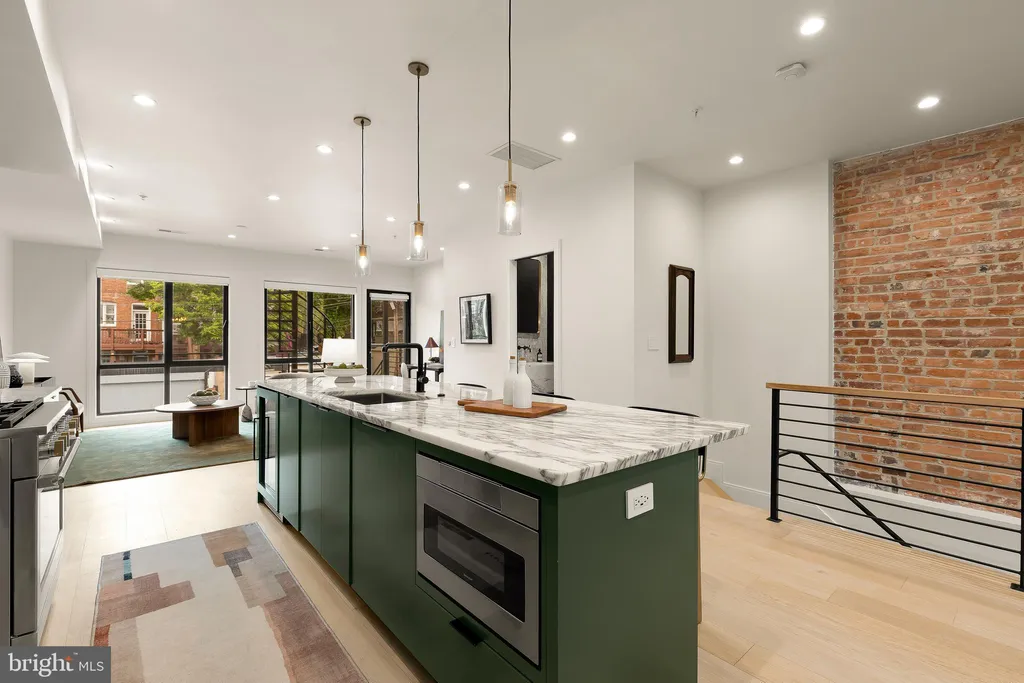 Additional image 15 of 2534 11th Street NW Unit 2, Washington, DC 20001