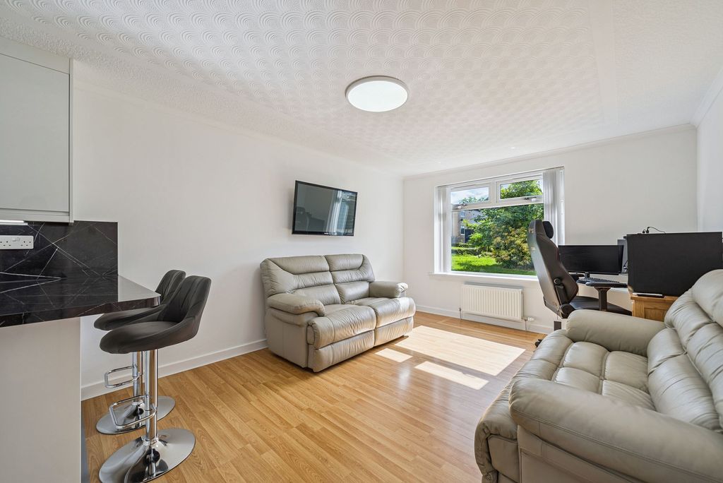 Additional image 2 of 1 bed flat for saleFlat 2, 30 Park Grove, Cardross G82